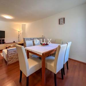 KOSTRENA - PRILIKA uređena kuća u nizu spremna za obiteljski život nedaleko mora