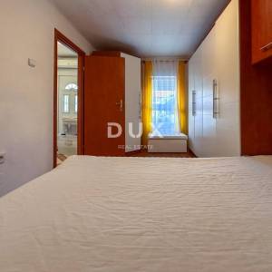 KOSTRENA - PRILIKA uređena kuća u nizu spremna za obiteljski život nedaleko mora