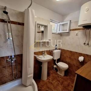 Kostrena, uređena kuća u nizu, dvoetažni 3s+db, 2 balkona