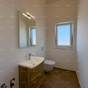 KOŽLJANI - Moderna kuća s bazenom. Blizu šume, 15 min do mora