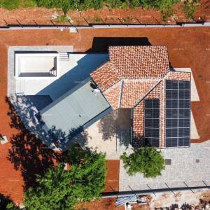 KOŽLJANI - Moderna kuća s bazenom. Blizu šume, 15 min do mora