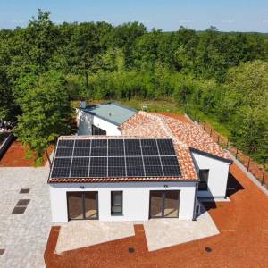 KOŽLJANI - Moderna kuća s bazenom. Blizu šume, 15 min do mora