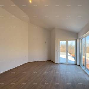 KOŽLJANI - Moderna kuća s bazenom. Blizu šume, 15 min do mora