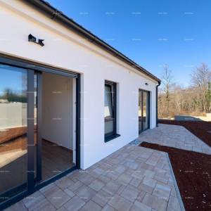 KOŽLJANI - Moderna kuća s bazenom. Blizu šume, 15 min do mora