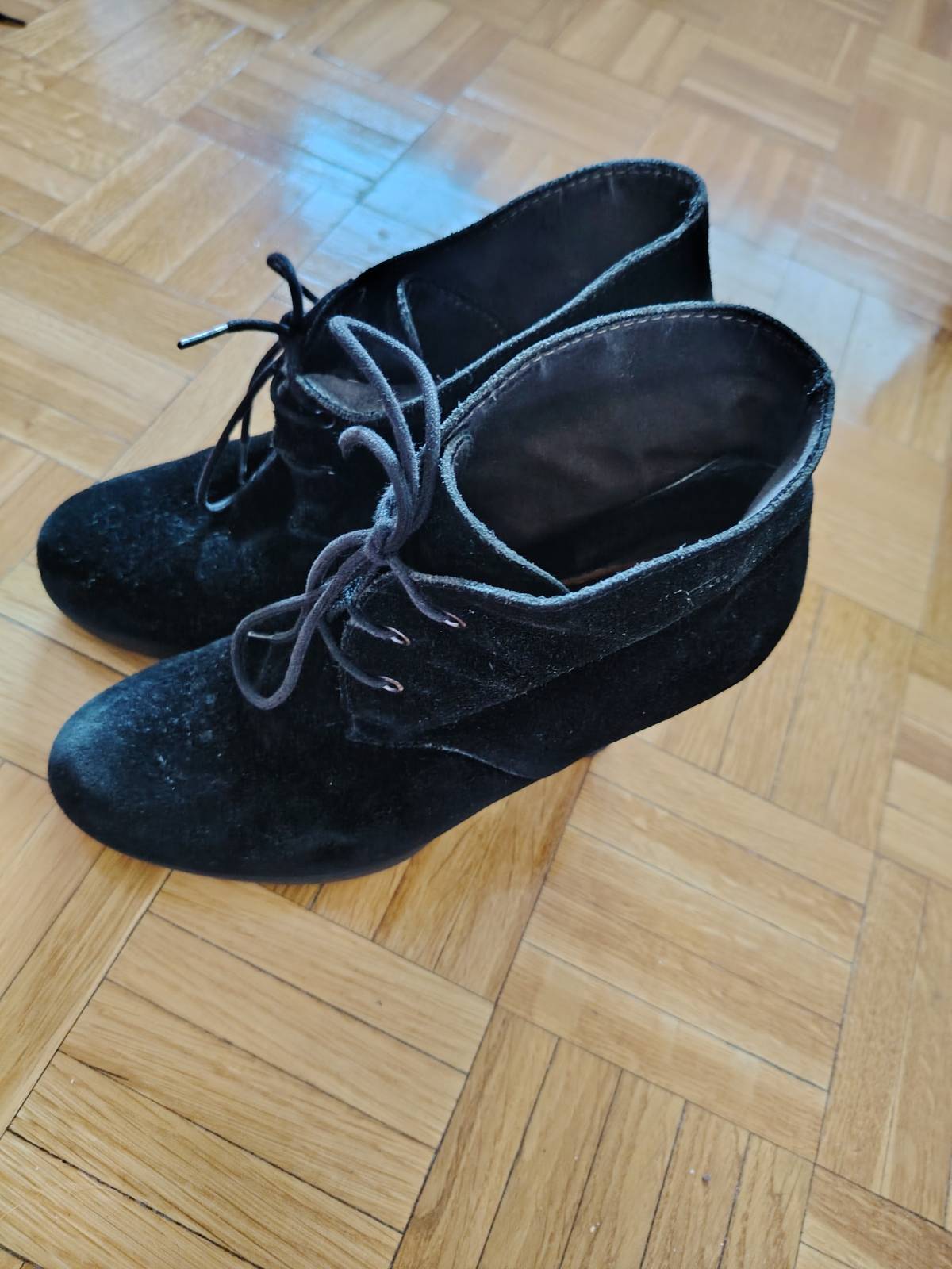 Kožne Sajmonice na petu