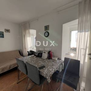 KRALJEVICA, KOSTRENA – novoobnovljena kuća s okućnicom i panoramskim pogledom na more