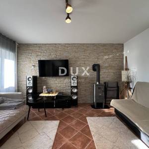 KRALJEVICA, KOSTRENA – novoobnovljena kuća s okućnicom i panoramskim pogledom na more