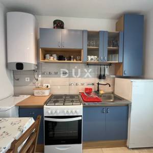 KRALJEVICA, KOSTRENA – novoobnovljena kuća s okućnicom i panoramskim pogledom na more