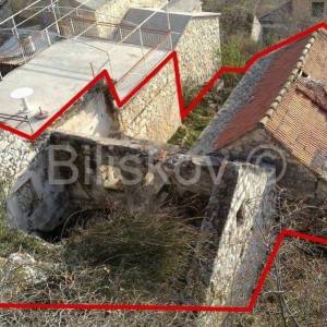 KRILO JESENICE - dvije kamene ruševne kuće