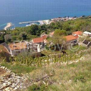 KRILO JESENICE - dvije kamene ruševne kuće