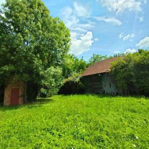 Križ, imanje 12200 m2 sa objektima i priključcima (neaktivnim)