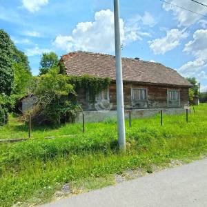 Križ, imanje 12200 m2 sa objektima i priključcima (neaktivnim)