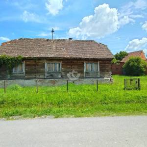 Križ, imanje 12200 m2 sa objektima i priključcima (neaktivnim)