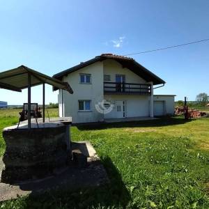 Križ, kuća 128 m2,  garaža 42 m2, zemljište 1243 m2