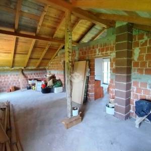 Križ, kuća 128 m2,  garaža 42 m2, zemljište 1243 m2