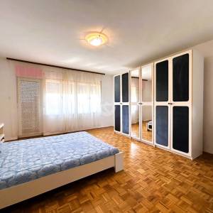 Križ , stan 100 m2, stan - prostor 50 m2, u kući