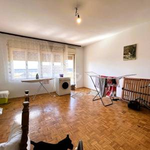 Križ , stan 100 m2, stan - prostor 50 m2, u kući