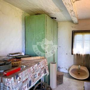 Križ, Vezišće, kuća 30 m2 - uporabna+energetski, zemljište 1104 m2, 26.000 eur