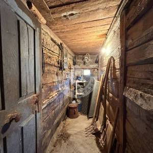 Križ, Vezišće, kuća 30 m2 - uporabna+energetski, zemljište 1104 m2, 26.000 eur