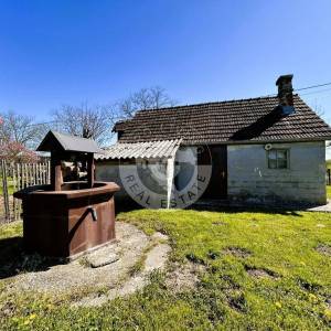 Križ, Vezišće, kuća 30 m2 - uporabna+energetski, zemljište 1104 m2, 26.000 eur