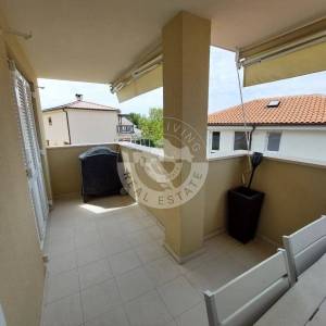 Krk, Malinska, namješten dvoetažni stan s pogledom na more