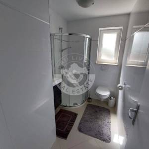 Krk, Malinska, namješten dvoetažni stan s pogledom na more