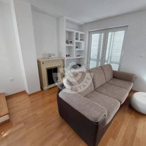 Krk, Malinska, namješten dvoetažni stan s pogledom na more