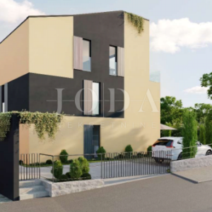 Krk prizemlje s okućnicom