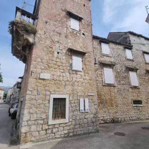 K.Štafilić, autentična kamena kuća sa kulom, prodaja