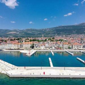 K.Stari, 1soban stan, 1.red do mora, režijski troškovi uključeni