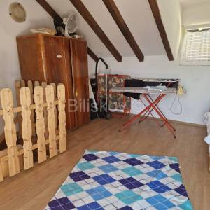 K.Stari,centar, kamena kuća cca. 70 m2, par koraka od mora