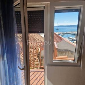 K.Stari,centar, kamena kuća cca. 70 m2, par koraka od mora