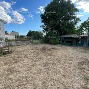 Kuća i zemljište u  Barbanu- 2 km od mora