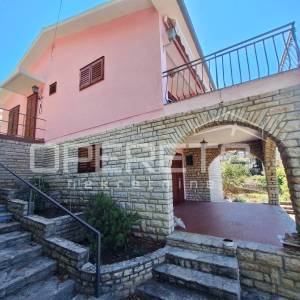 Kuća na atraktivnoj lokaciji s pogledom na more- Primošten