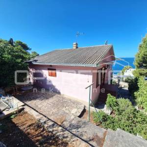 Kuća na atraktivnoj lokaciji s pogledom na more- Primošten