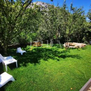 Kuća na idiličnoj lokaciji 