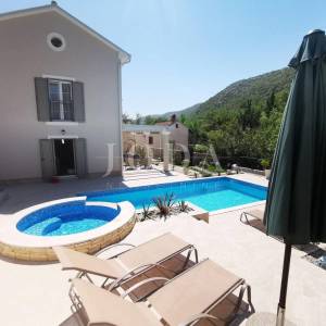 Kuća na idiličnoj lokaciji 