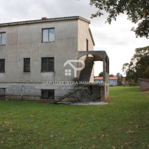 Kuća roh-bau Šišan i građevinsko zemljšte s potencijalom