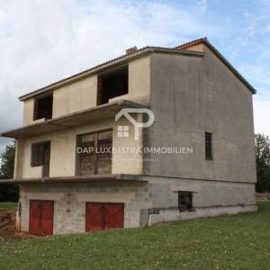 Kuća roh-bau Šišan i građevinsko zemljšte s potencijalom