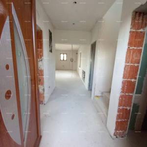 Kuća s bazenom i pogledom na more, Kaštelir