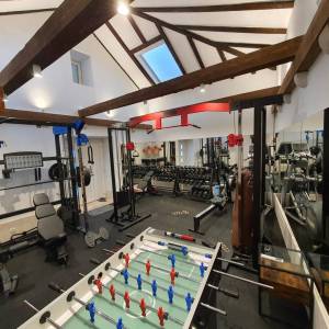 Kuća s bazenom / PRVI RED DO MORA