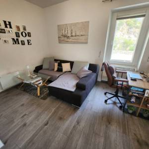 Kuća s bazenom / PRVI RED DO MORA