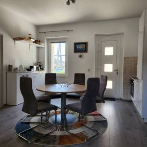 Kuća s bazenom / PRVI RED DO MORA