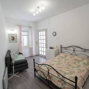 Kuća s bazenom / PRVI RED DO MORA