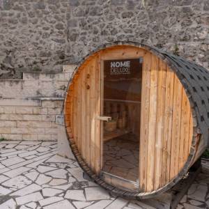 Kuća s bazenom / PRVI RED DO MORA