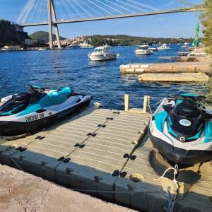 Kuća s bazenom / PRVI RED DO MORA