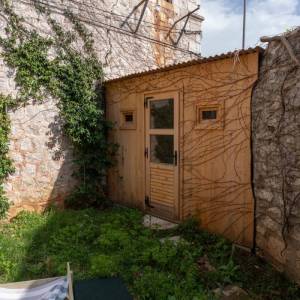 Kuća s bazenom / PRVI RED DO MORA