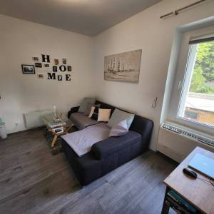 Kuća s bazenom / PRVI RED DO MORA