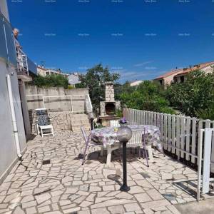 Kuća s pogledom na more u Ravni