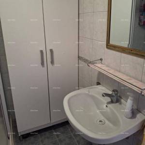 Kuća s pogledom na more u Ravni